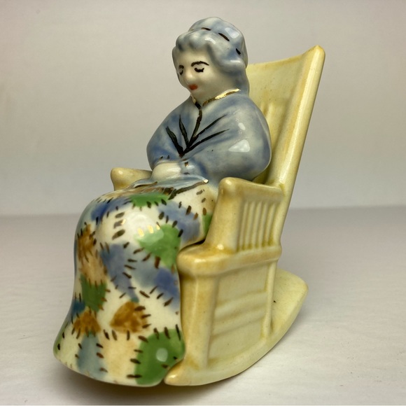 old couple sitting in rocking chairs figurines | Anniversary Gift - Picture 6 of 16